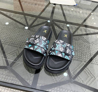 LV Men's Interlocking   slide sandal Daily Stuff