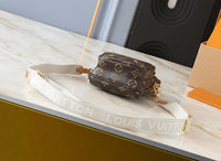 Monogram Crossbody Pochette Chain Bag Hand Bag Shoulder Bag Daily Stuff