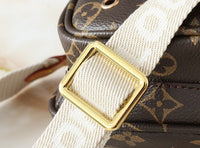 Monogram Crossbody Pochette Chain Bag Hand Bag Shoulder Bag Daily Stuff