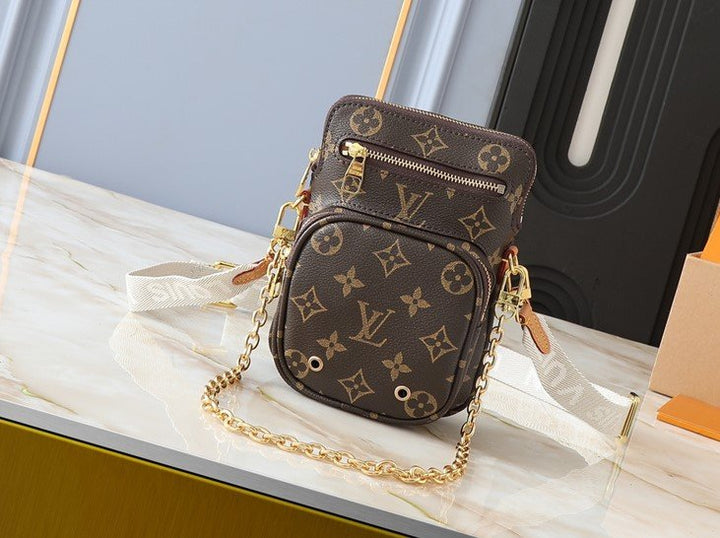 Monogram Crossbody Pochette Chain Bag Hand Bag Shoulder Bag Daily Stuff