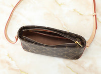 LV Women  Pochette Monogram Bag Daily Stuff
