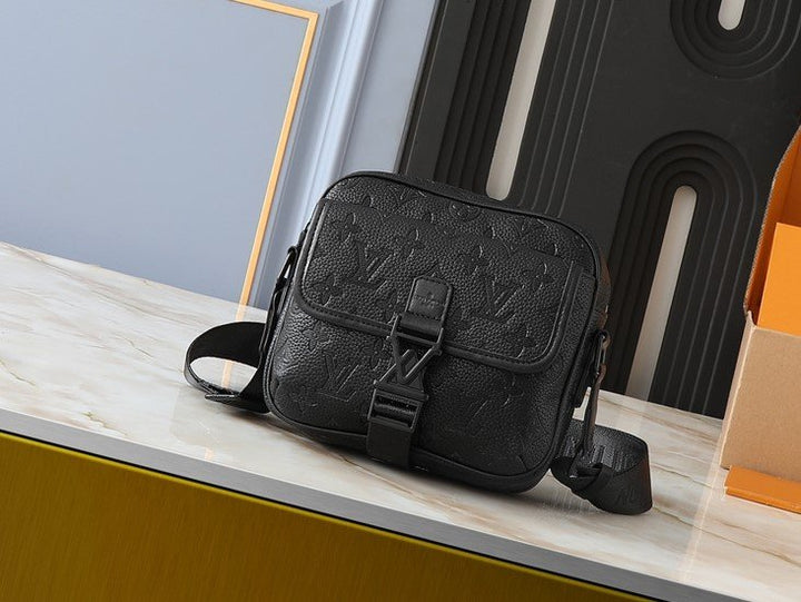 getaway messenger Eclipse Monogram Bag Daily Stuff