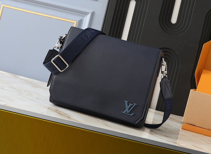 Luxury Aerogram Messenger Bag for Men Bag