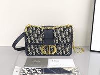 Luxury 30 Montaigne East-West Bag With Chain Bag