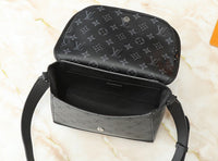 pulse messenger Eclipse Monogram hand bag Daily Stuff
